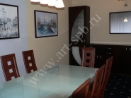 Картины в офисной обеденной зоне