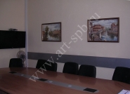 картина в офисе