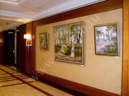 картины в коридоре